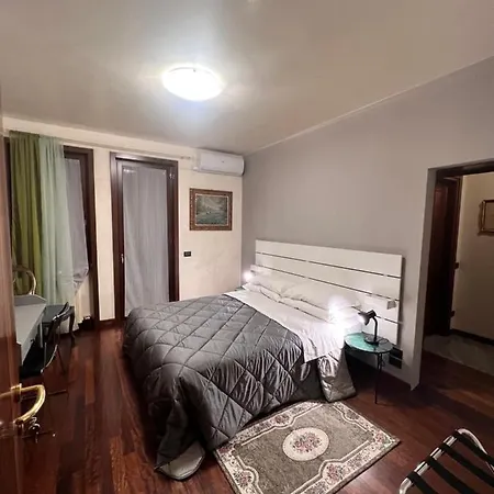 Residenza Borgo San Rocco Bed & Breakfast 4*